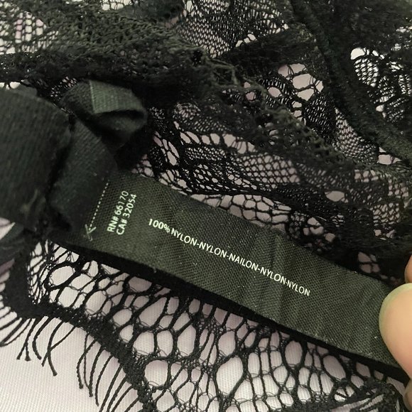 URBAN OUTFITTERS Lace Triangle Bralette Size S - Picture 4 of 5